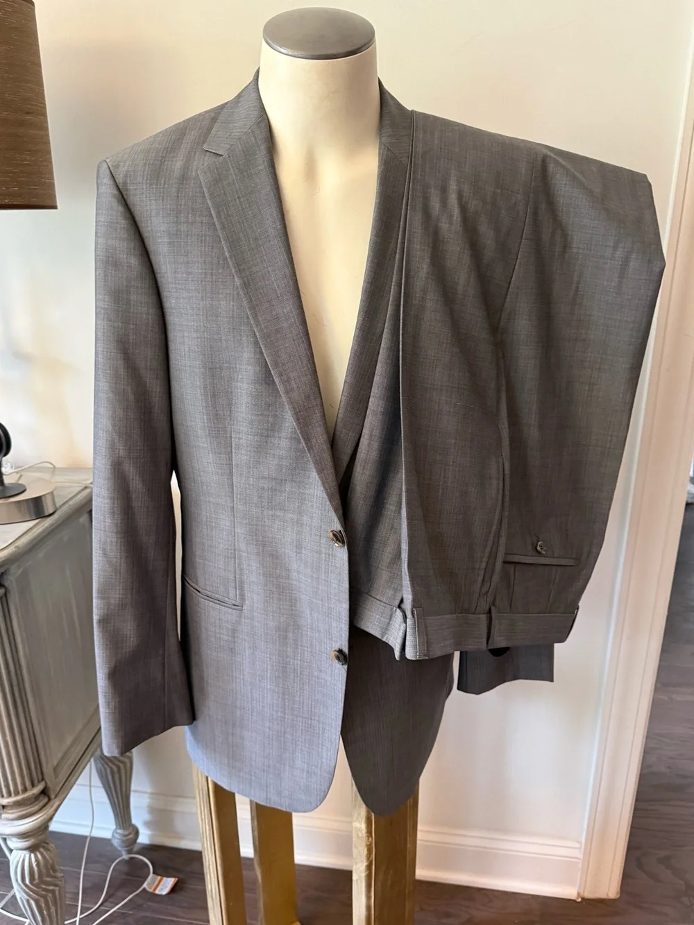 BOSS HUGO BOSS GREY Super 100 Wool Suit Size 44 LONG